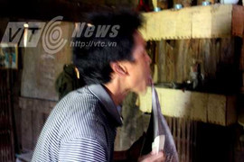 Tận mắt cuộc đốt lưỡi kinh dị ở Tây Côn Lĩnh