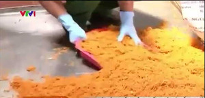 Clip: Ruốc siêu rẻ nghi làm từ thịt thối ở Hà Nội