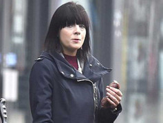 Giáo viên lén lút gửi ảnh nhạy cảm cho nam sinh