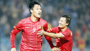 Mạc Hồng Quân 'nổ súng' sau 2 lần chạm bóng