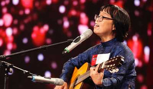 Thí sinh 55 tuổi chinh phục giám khảo Huy Tuấn