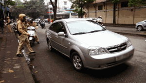 Từ 1/1/2015, phạt nặng mua bán xe không sang tên chính chủ