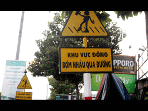 Đồng Nai có biển báo lạ: 'Khu vực đông bợm nhậu qua đường'