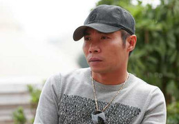 Xuất hiện hở hang trên sách luật, diễn viên Công Lý bất bình