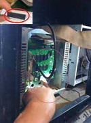 Phá ổ nhóm lắp chíp điện tử giả, 'ăn bẩn' xăng dầu