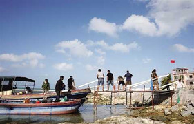 Trung Quốc xây khu định cư trái phép ở Hoàng Sa