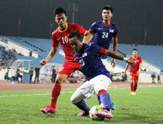 Tuyển Việt Nam: Đá nhanh, chuyền sớm và chuyền sai