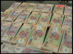 Nữ quái 'ôm' 400 triệu tiền giả về trả nợ