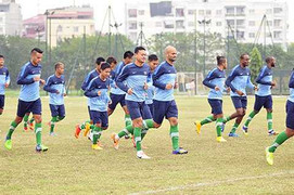 Đối thủ tuyển Việt Nam gây sốc bằng dàn sao nhập tịch