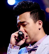 Những quý ông dễ rơi nước mắt nhất showbiz Việt