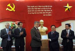 Tôn vinh những cống hiến của cựu Đại sứ Nga ở Việt Nam