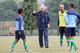 'Hãy để U19 Việt Nam tập luyện, đừng xới tung tất cả lên'