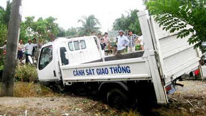 Khởi tố vụ xe tuần tra giao thông tông chết nữ sinh