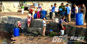 Vỡ đường ống, 300 tấn hóa chất tràn cảng Cửa Cấm