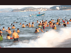 Đi tắm biển, giám đốc tử vong