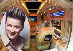 Đàm Vĩnh Hưng, Kim Tuyến 'đụng hàng' nội thất xe hơi sang trọng