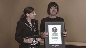 iPhone 6 Plus lập kỷ lục nhắn tin nhanh nhất thế giới