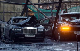 Cháy rụi dàn siêu xe giá 3,3 triệu USD tại Moscow