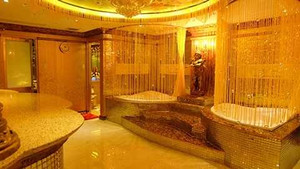 'Lâu đài vàng' phong cách châu Âu độc đáo ở Sài thành