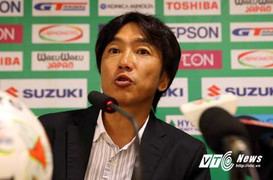 HLV Miura và chiếc cà vạt trở thành huyền thoại Nhật Bản