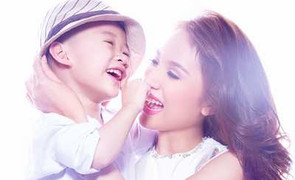 Vân Hugo ra bài hát về việc làm mẹ đơn thân