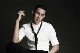 Hồ Vĩnh Khoa khoe vẻ đẹp nam tính mạnh mẽ