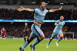 Aguero lập hat-trick, Man City thắng nhọc Bayern thiếu người