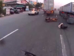 Video: Pha thoát chết kỳ diệu không tin nổi