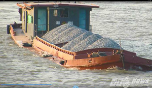 Những con tàu thích làm mồi 'hà bá' vẫn 'coi trời bằng vung'