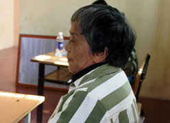 Nữ tù 70 tuổi thức trắng đêm viết thư xin lỗi bị hại