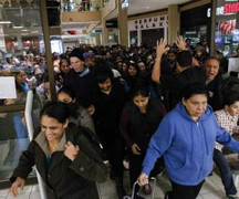 Hỗn loạn cực điểm trong ngày 'Black Friday' ở Mỹ