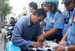 Ngày đầu xử phạt, tài xế taxi Uber 'sập bẫy' thế nào?