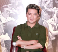 Đàm Vĩnh Hưng mang siêu xe mạ vàng 40 tỷ lên sân khấu