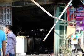 Cửa hàng tạp hóa bốc cháy ngùn ngụt, 1 người chết