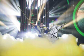 Thí sinh 'Gương mặt thân quen nhí' tặng Duy Nhân 50 triệu