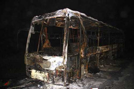 28 khách hoảng sợ ào ra khỏi xe khách giường nằm bốc cháy