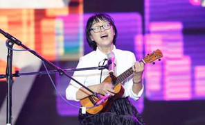 Cô giáo 55 tuổi khiến Huy Tuấn băn khoăn