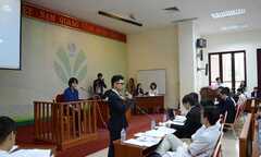 Sinh viên Việt trổ tài tranh biện trong vụ án Mỹ