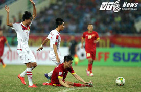 Công Vinh xin tập trung muộn vì Thủy Tiên