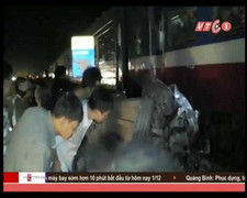 Tàu hỏa tông ôtô, tài xế văng khỏi xe, chết tại chỗ