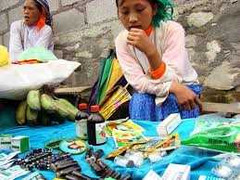 Hà Giang: Thuốc giả bày bán như rau ở chợ Mèo Vạc