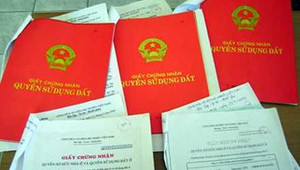 Lộ băng ghi âm vụ 'bôi trơn' sổ đỏ tại Hà Nội