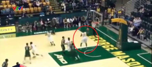 Clip: Cú ném bóng rổ khó tin của sinh viên Mỹ