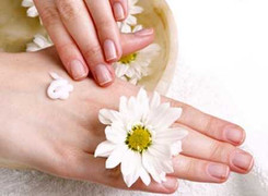 Những bước đơn giản để chăm sóc đôi tay