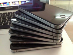 iPhone 4, 4S cũ giảm giá mạnh