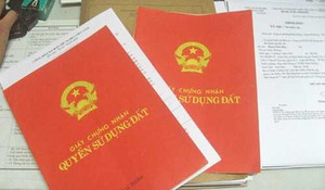 'Có cán bộ cấp cao tác động làm sổ đỏ'