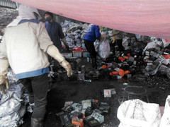 Cả làng 'đánh cược' mạng sống để mưu sinh