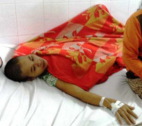 Mẹ 2 bé nghi bị tiêm thuốc diệt cỏ đang nguy kịch