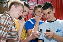 Ngạc nhiên ý tưởng dùng điện thoại của giới trẻ Mỹ