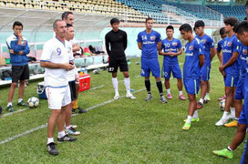 Thầy Giôm: 'HAGL trụ hạng là mừng'